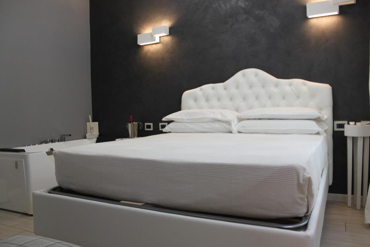 Jacuzzi Apartament By Parmacentro B&B 외부 사진