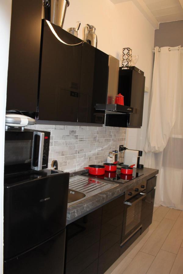 Jacuzzi Apartament By Parmacentro B&B 외부 사진