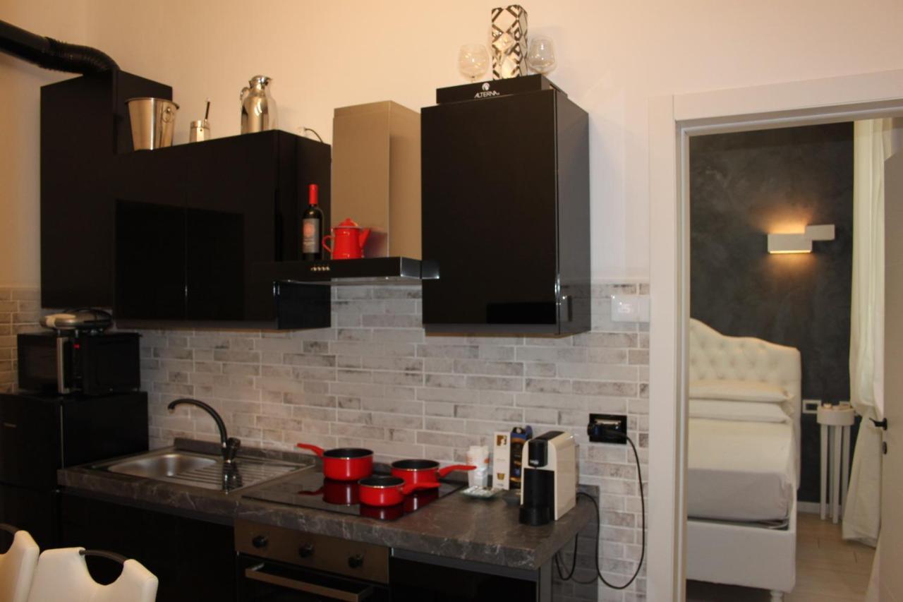 Jacuzzi Apartament By Parmacentro B&B 외부 사진